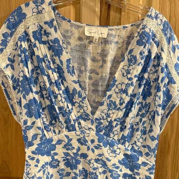 Sweet Lemon Blue and White Floral Deep V-Neck Lace Tiered Gathered Waist Dress - Picture 2 of 14